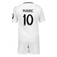 Real Madrid Luka Modric #10 Replika babykläder Hemmaställ Barn 2024-25 Kortärmad (+ korta byxor)